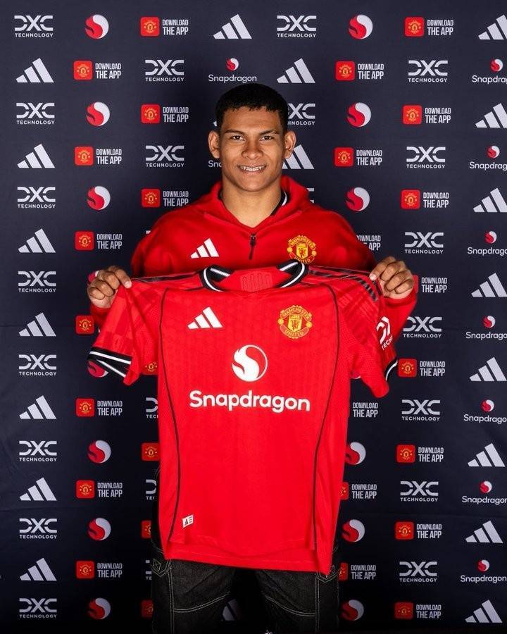 曼晚：曼联新援迭戈-莱昂训练表现亮眼，有望进入一线队